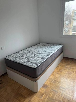 Canapé de tela y madera