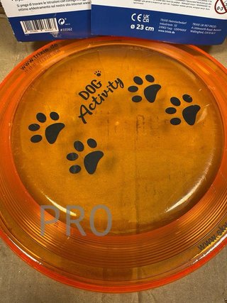 TRIXIE Disc Dog Activity