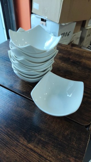 10 Cuencos Blancos de Porcelana