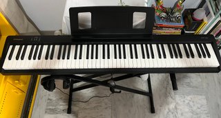 Piano Digital Roland FP-10 Negro + Soporte