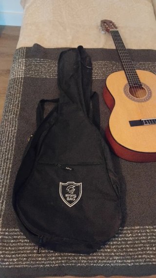 Guitarra Clásica con Funda