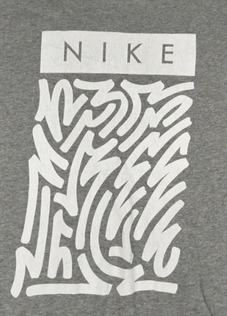 Camiseta Nike gris diseño abstracto