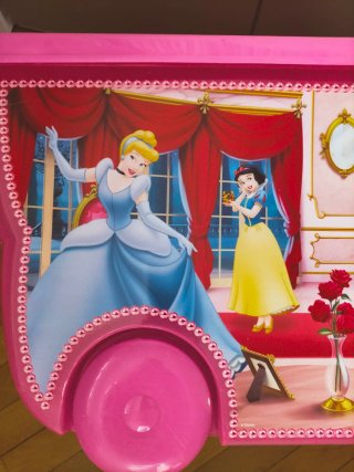 Baúl con ruedas, Princesas Disney