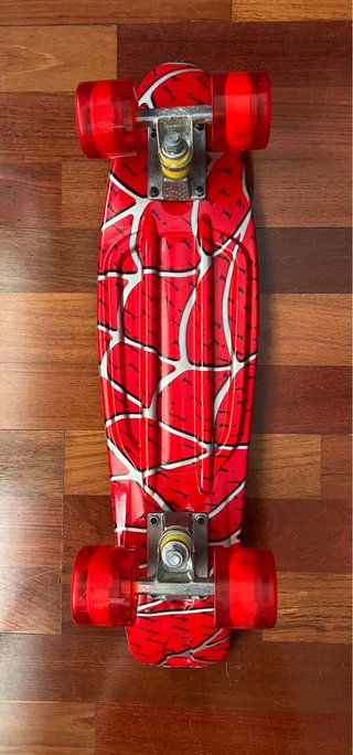 Monopatín Spiderman niño