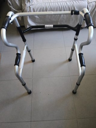 Andador plegable.