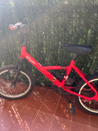 Bicicleta infantil roja Btwin