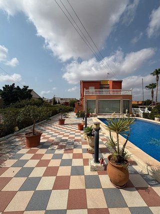 Chalet en venta en La Siesta - El Salado - Torreta en Torrevieja