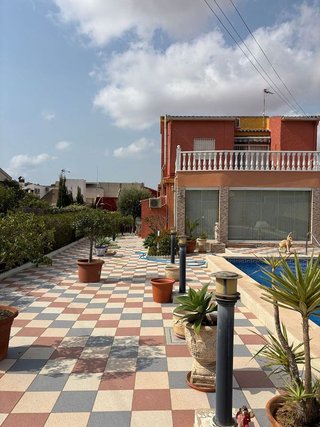 Chalet en venta en La Siesta - El Salado - Torreta en Torrevieja