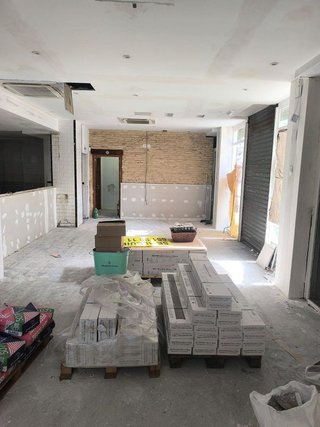Local comercial en alquiler en Nervión en Sevilla