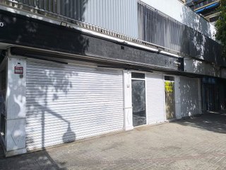 Local comercial en alquiler en Nervión en Sevilla