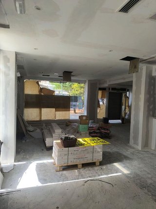 Local comercial en alquiler en Nervión en Sevilla