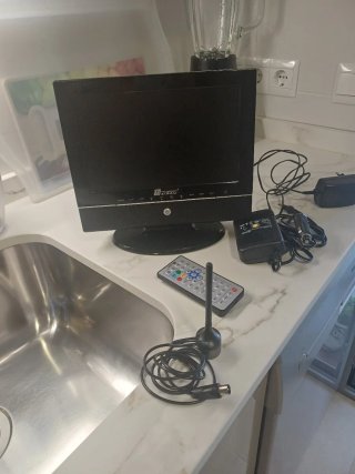 TV Portátil NEVIR con Lector CD