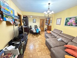 Piso en venta en Alameda de Osuna en Madrid