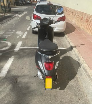 Vespa Sprint 50cc Negra - 2025 - 2.000 Km