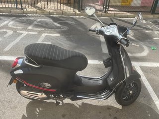 Vespa Sprint 50cc Negra - 2025 - 2.000 Km