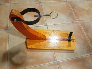 Jamonero de madera y metal