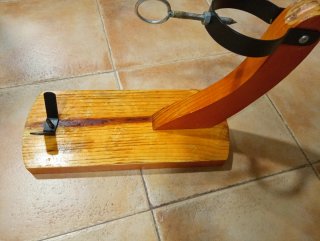 Jamonero de madera y metal