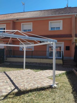 Casa adosada en venta en Ugena