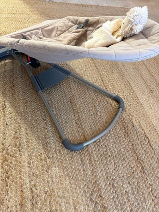 Hamaca BabyBjörn con arco de juegos