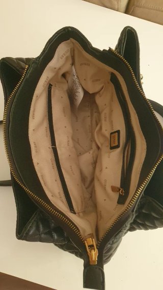 Bolso Guess Negro Acolchado