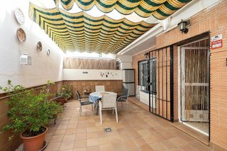 Casa adosada en venta en Cervantes en Granada