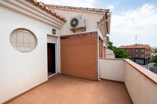 Casa adosada en venta en Cervantes en Granada