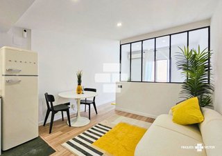Ático en venta en El Raval en Barcelona