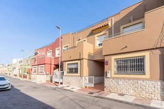 Casa pareada en venta en Carretera Mojonera – Cortijos de Marín en Roquetas de Mar