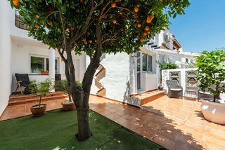 Casa adosada en venta en La Dama de Noche-La Alzambra en Marbella