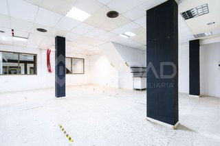 Local comercial en alquiler en El Cerro en Sevilla