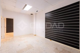 Local comercial en alquiler en El Cerro en Sevilla