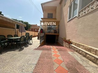 Casa adosada en venta en Sant Jordi-Babilonia en Torredembarra