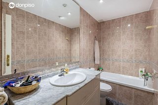 Piso en venta en Cervantes en Granada