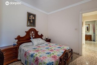 Piso en venta en Cervantes en Granada