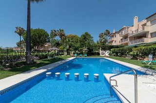 Piso en venta en Los Naranjos en Marbella
