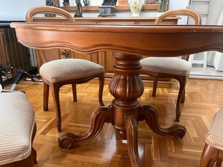 Mesa de pino y 6 sillas