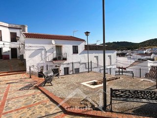 Casa adosada en venta en Constantina