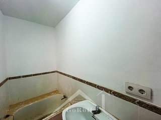 Casa adosada en venta en Constantina