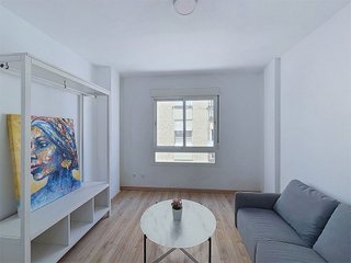 Piso en venta en Parque Victoria Eugenia en Málaga