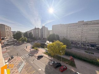 Piso en venta en Plaza España - Villa Pilar - Reyes Católicos - Vadillos en Burgos