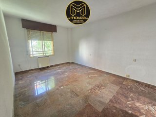 Piso en venta en Hospital en Jaén