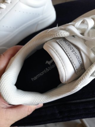 Zapatillas blancas deportivas