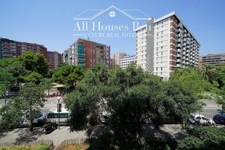 Piso en venta en La Maternitat i Sant Ramon en Barcelona