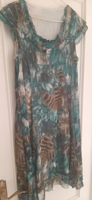 Vestido ligero estampado plumas