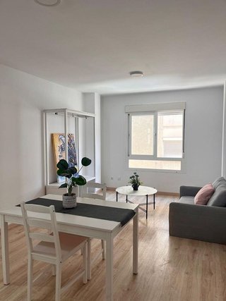 Piso en venta en Parque Victoria Eugenia en Málaga
