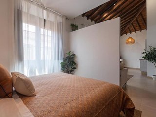 Piso en venta en La Goleta - San Felipe Neri en Málaga