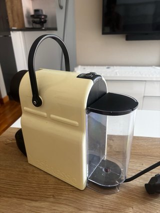 Cafetera Nespresso DeLonghi Crema