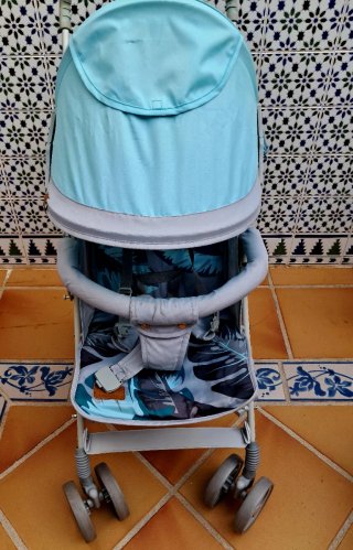 Carrito de bebé ligero con capota