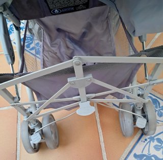 Carrito de bebé ligero con capota