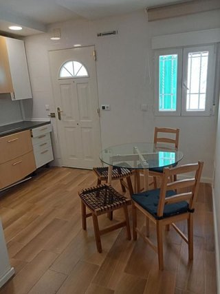 Casa adosada en venta en Valdeacederas en Madrid